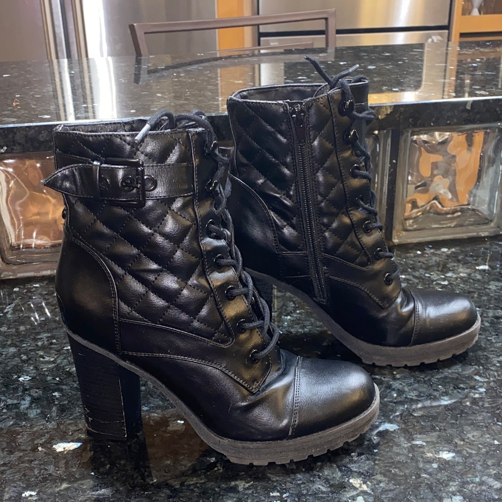G by Guess Gift Boots Black Lace-Up Quilted Size 7